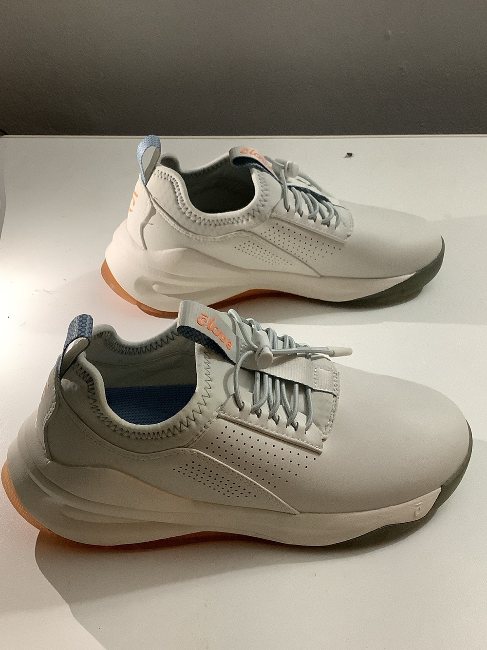 Clove Classic Core White RARE Athletic Sneaker Women’s 5 Pristine No Box